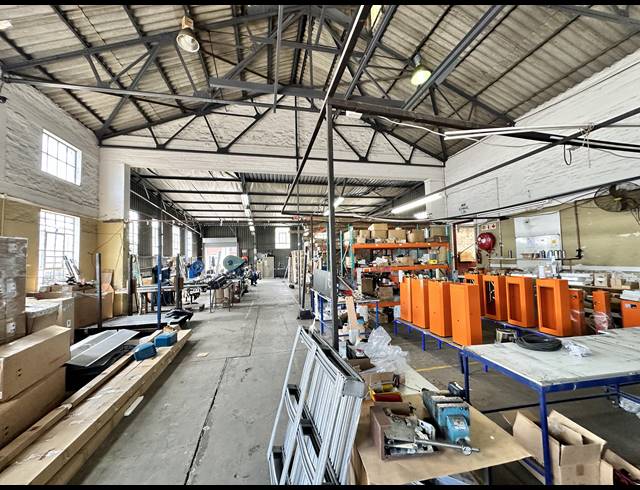715M² WAREHOUSE TO LET IN OBSERVATORY
